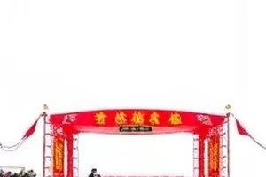 路人盘转向拐点封面：下降又上扬的折线